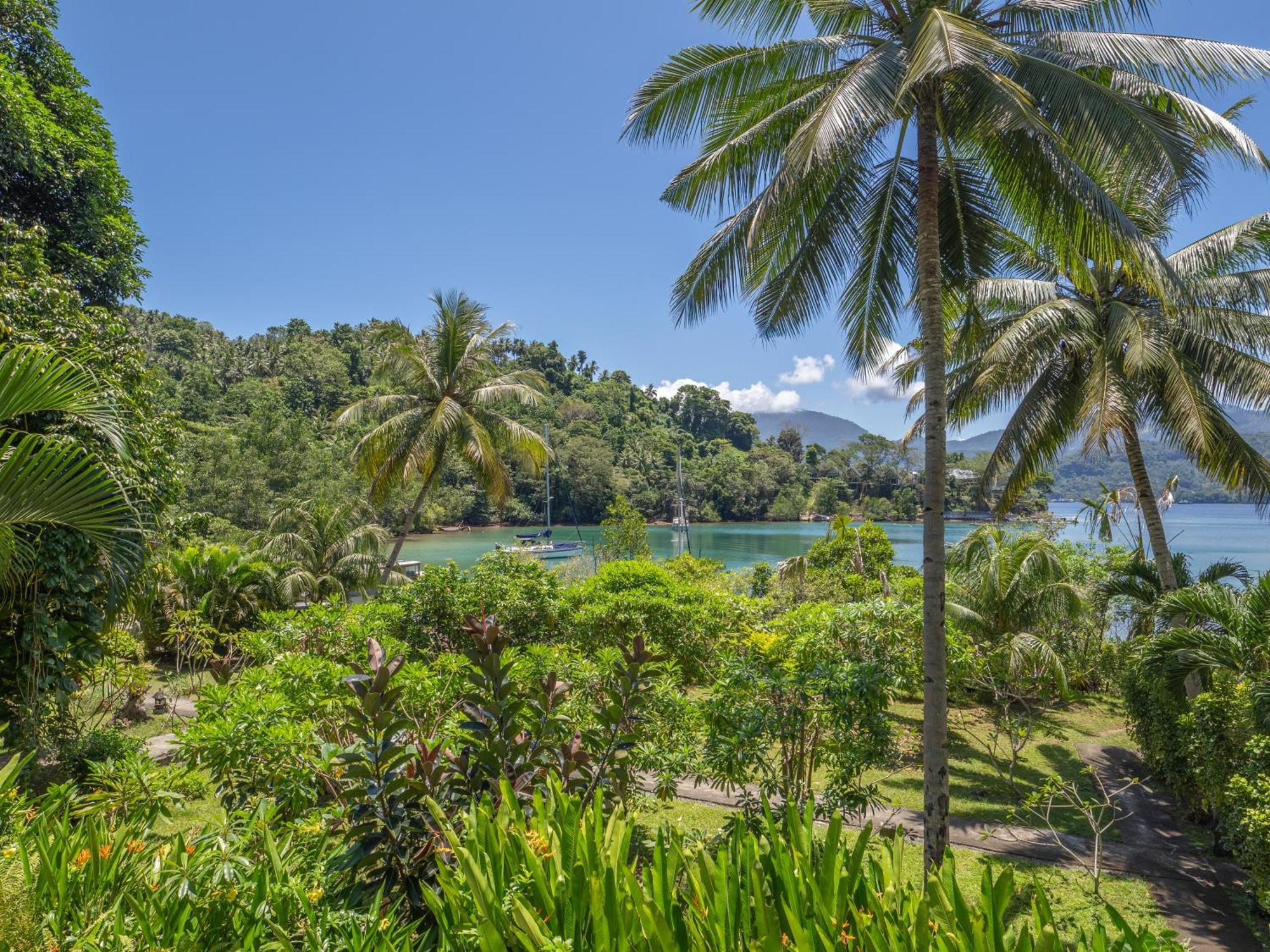 D'Lagoon Dive Resort Bitung Dış mekan fotoğraf